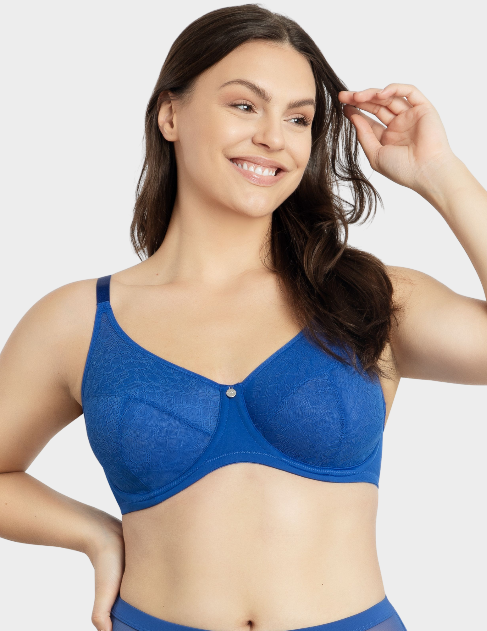 Front view of a model wearing Parfait Enora minimizer bra in Sapphire