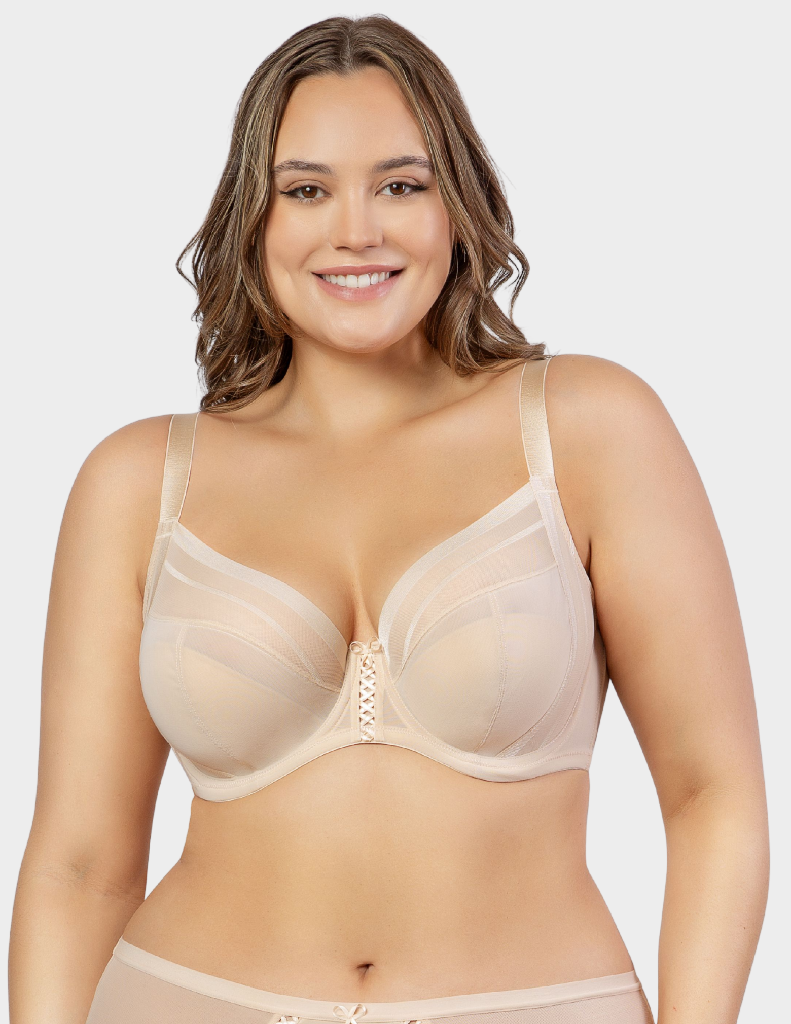 Front view of a model wearing Parfait Shea plunge bra in bare