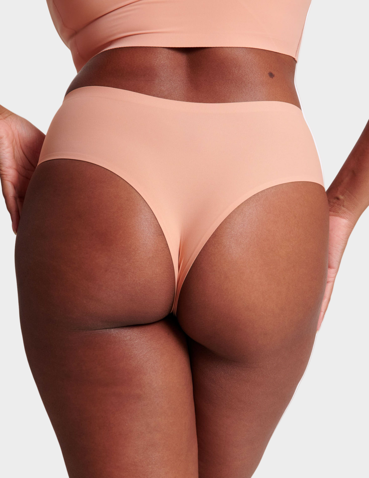 Seamless High-Waisted Thong