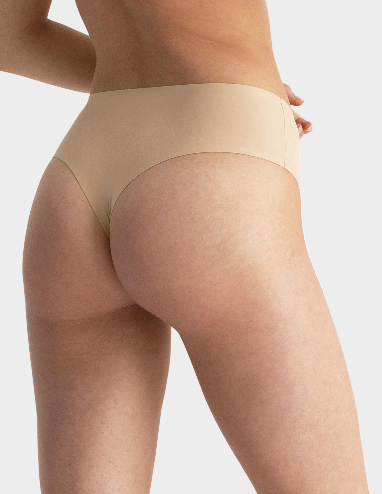 Seamless High-Waisted Thong