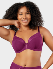 Front view of a model wearing Parfait Shea plunge bra in blackberry
