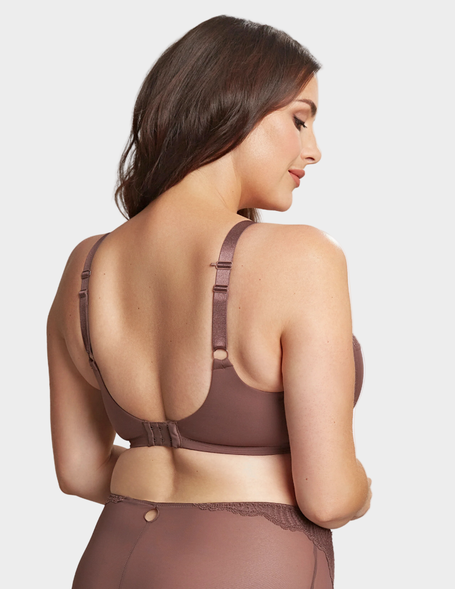 Back view of model wearing Ariana in Warm Chestnut