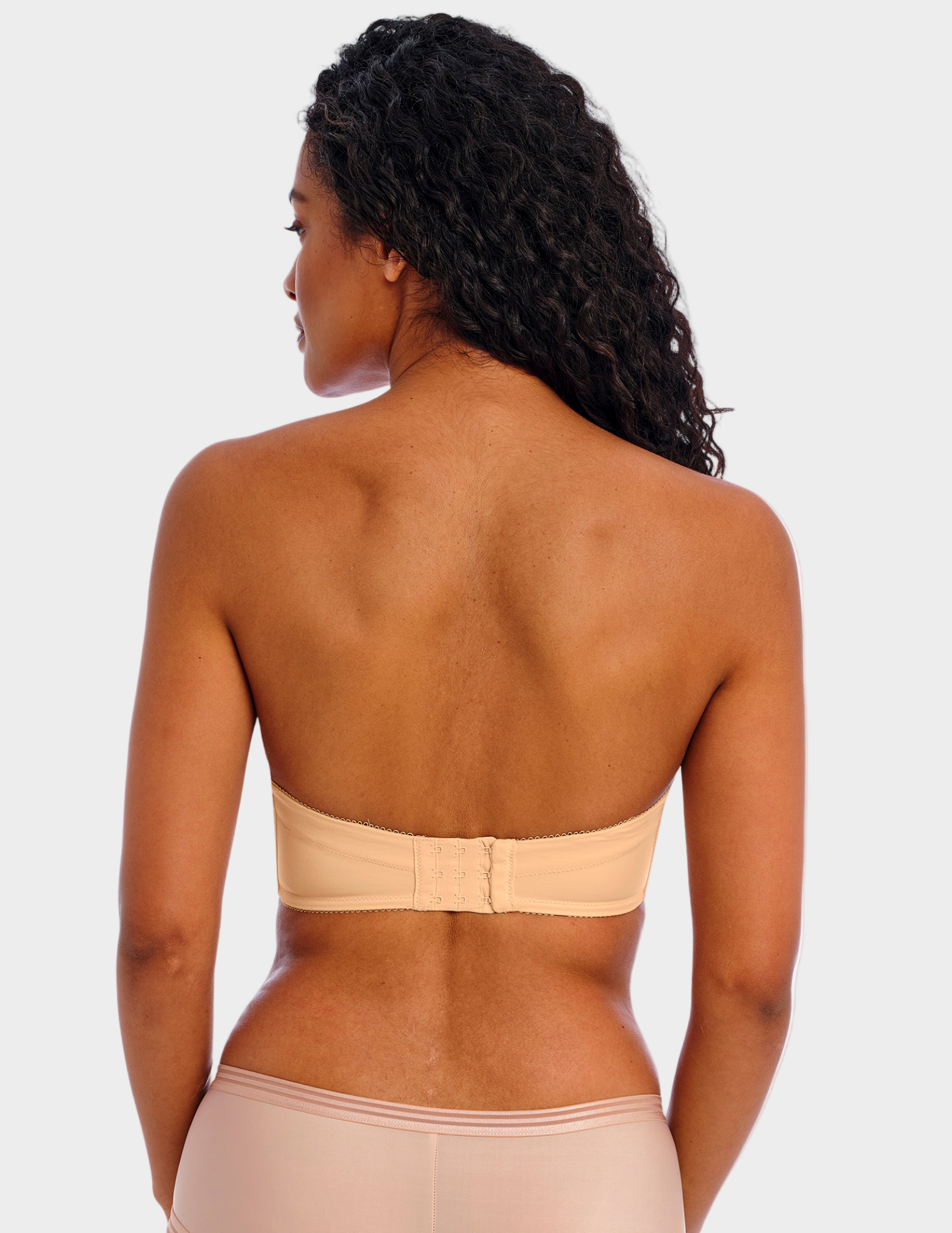 Deco Underwire Molded Strapless Bra