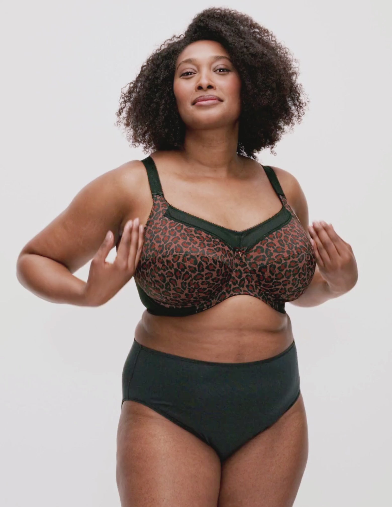 Load video: Kayla Underwire Full Coverage Bra