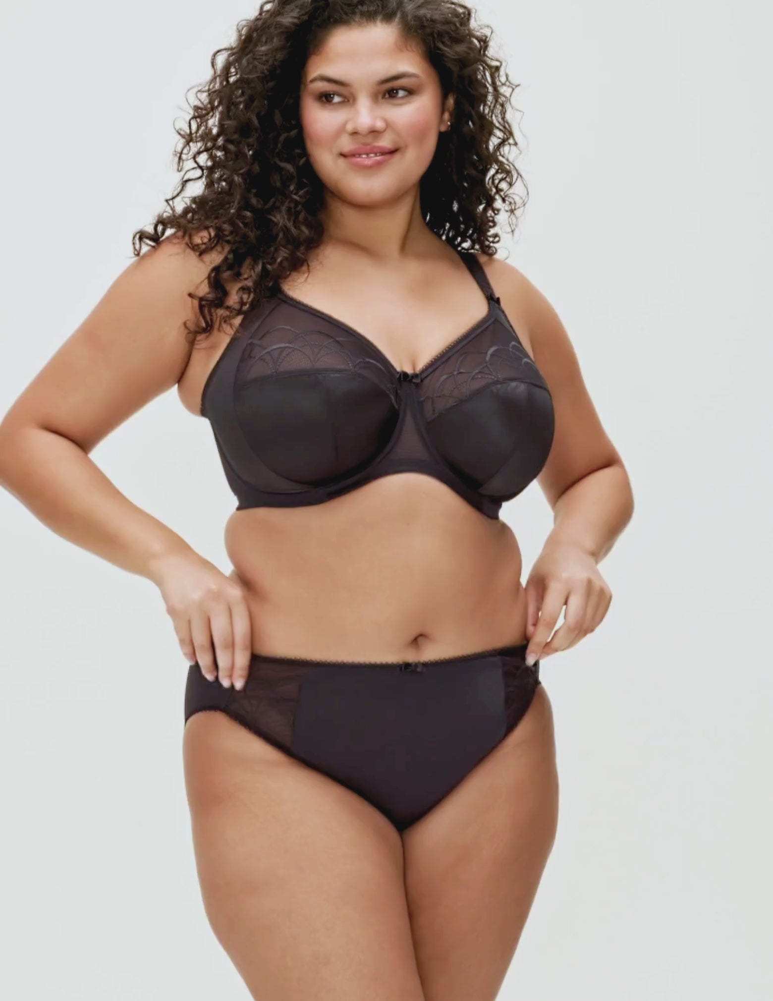 Load video: Cate Underwire Full Coverage Bra