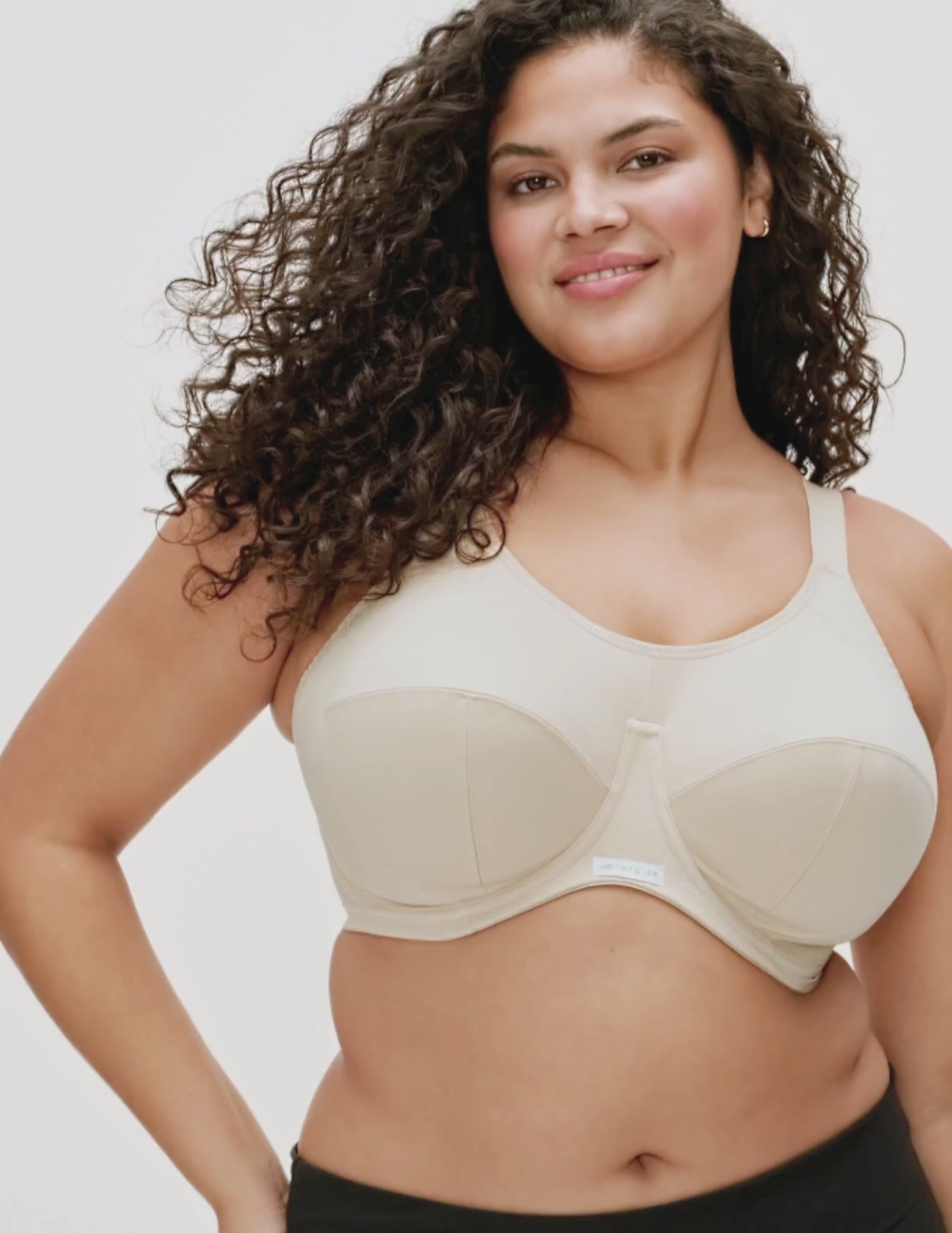 Load video: Energise Underwire Sports Bra