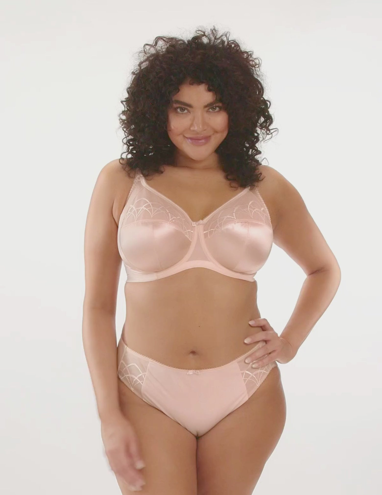 Load video: Cate Underwire Full Coverage Bra