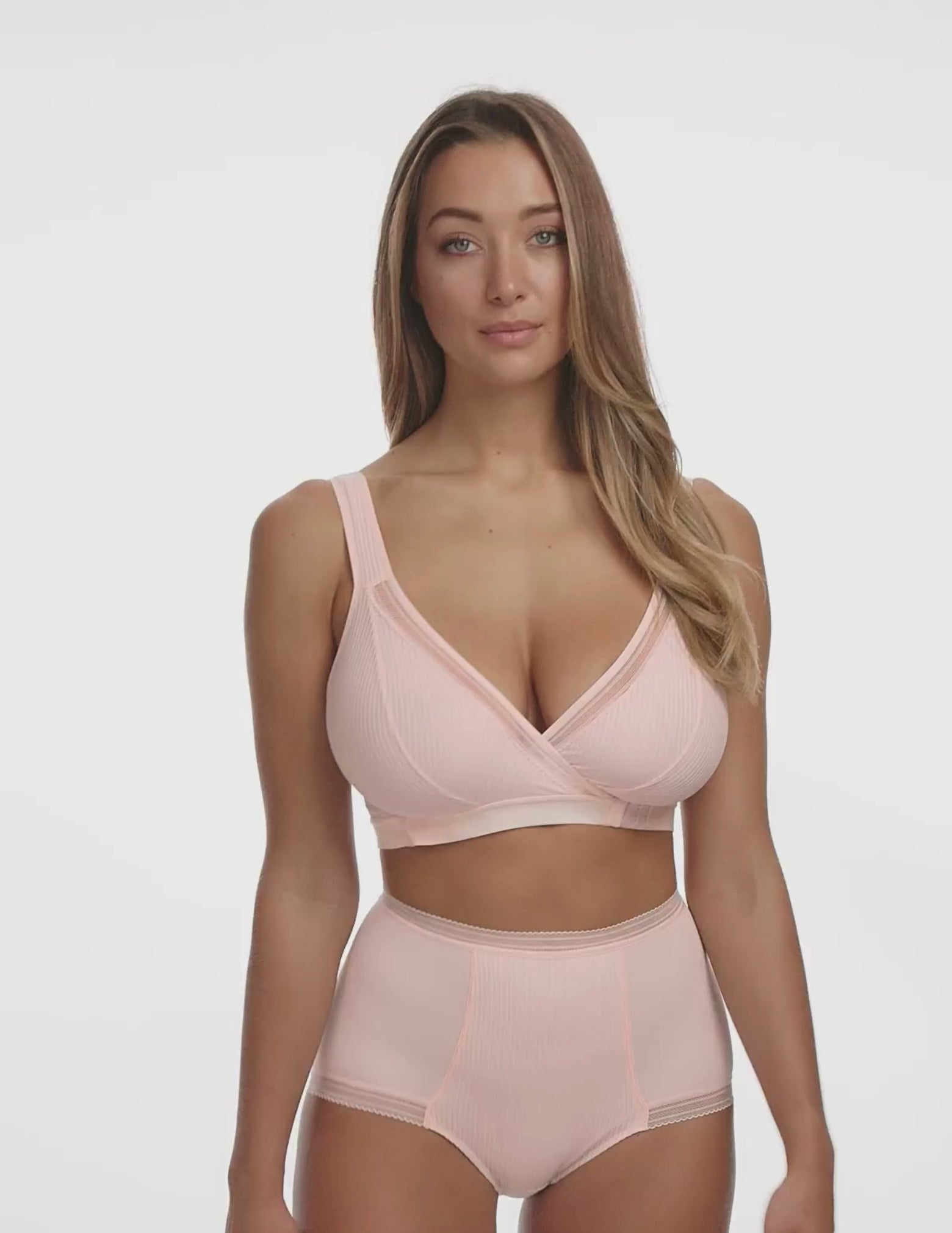 Load video: Fusion Front Closure Leisure Bra