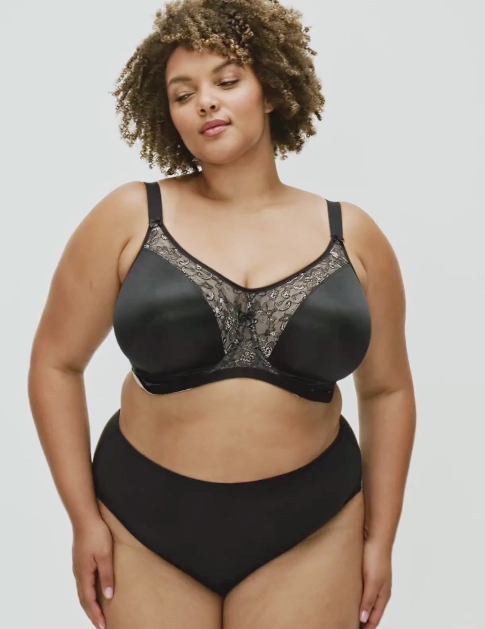 Load video: Yvette Banded Molded Underwire Bra