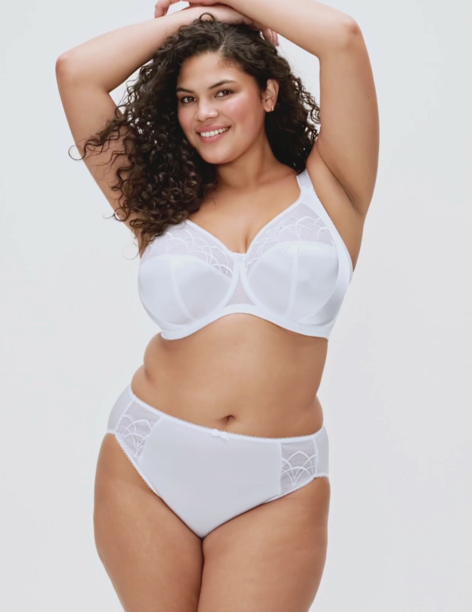 Load video: Cate Underwire Full Coverage Bra