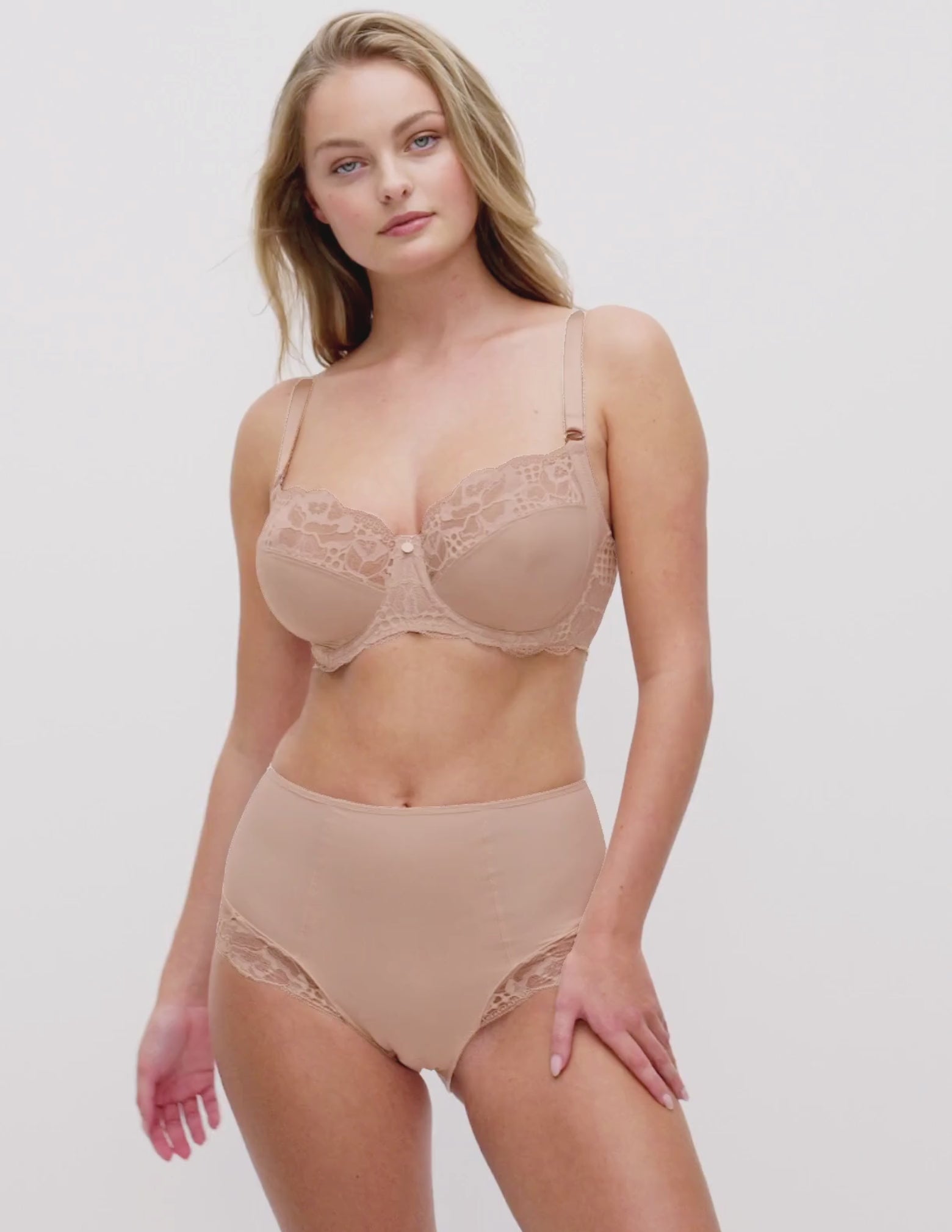 Load video: Reflect Underwire Side Support Bra